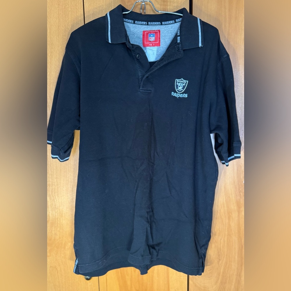 Men’s Vintage NFL Raiders Polo Size Medium
